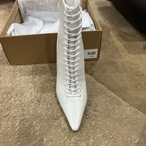 Steve Madden white all night white leather boots
